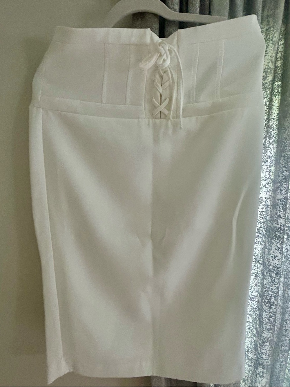 New York & Company White Lace-Up Eva Mendes Pencil Skirt 10